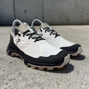 On-Running Women Size 7.5  Cloudventure Peak White/Black Running Shoe